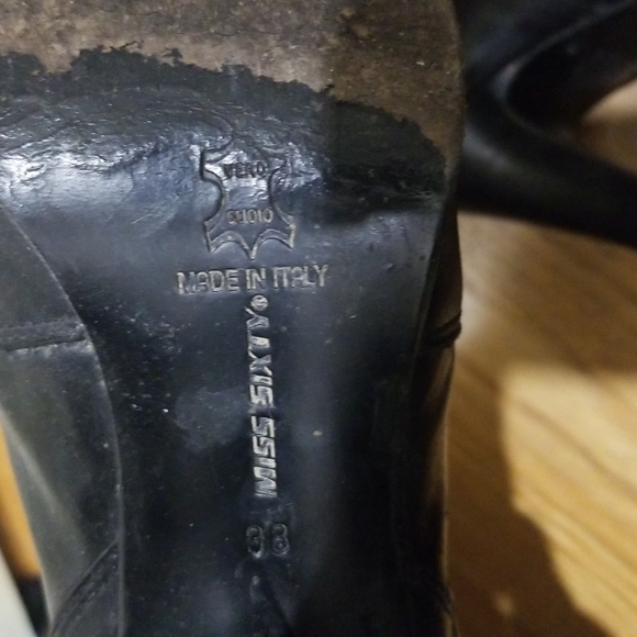 Boots - Picture 3 of 4